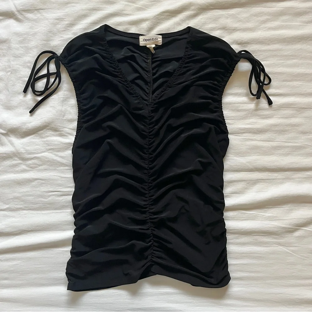 Slinky Ruched Top - Picture 2 of 6